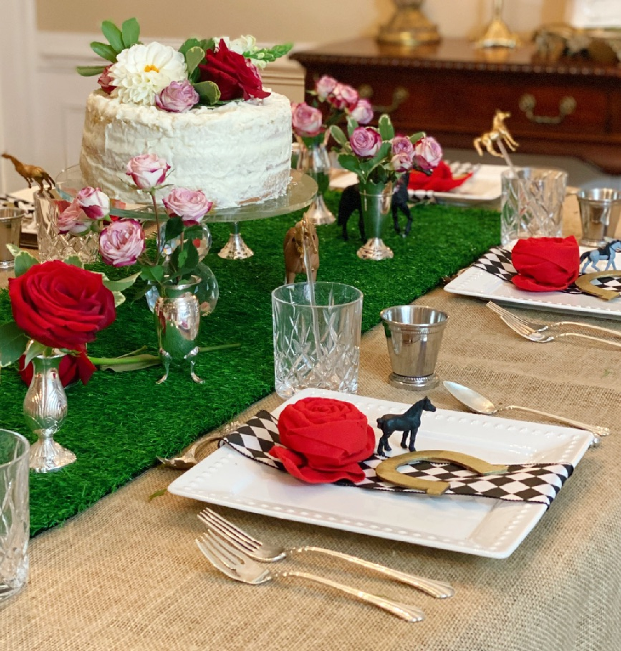 how-to-set-a-kentucky-derby-party-tablescape-sparkling-charm