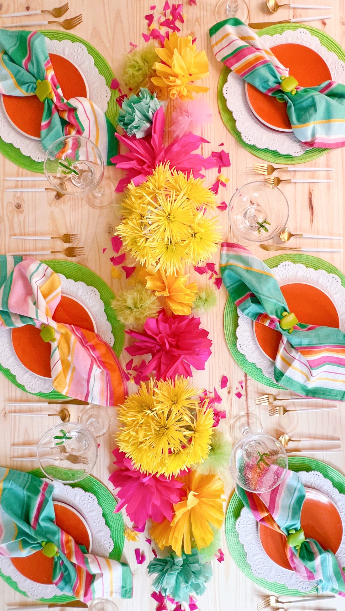 How To Decorate A Cinco De Mayo Tablescape - Sparkling Charm