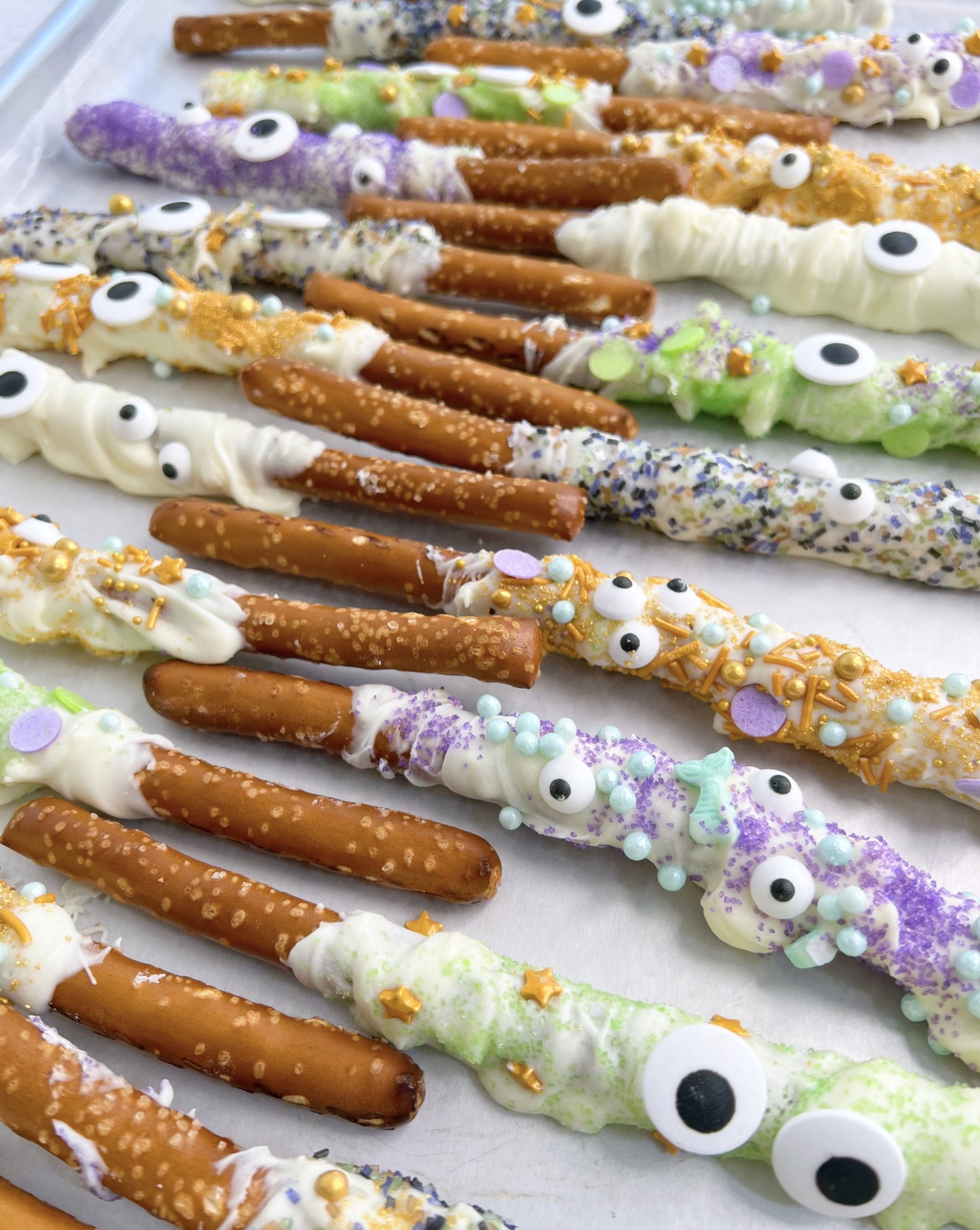 How To Make Spooky Halloween Pretzel Sticks - Sparkling Charm